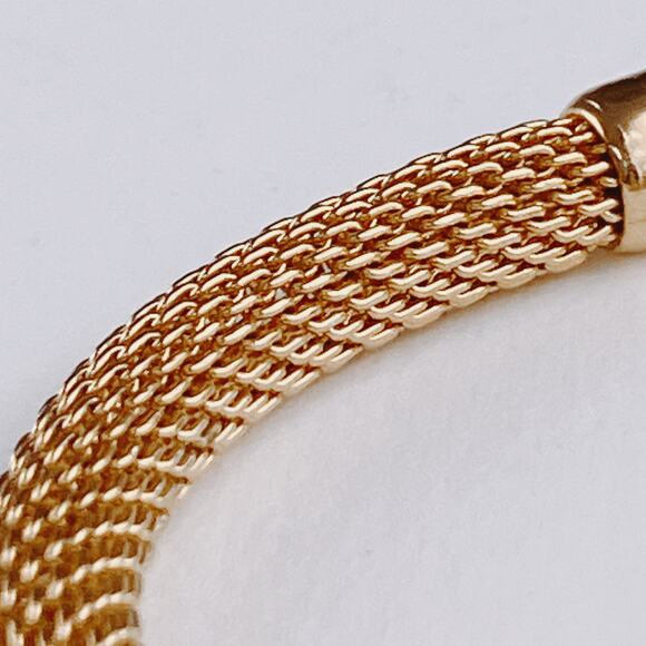 Vintage Avon Gold Tone Mesh Bracelet 1980s Signed Foldover Clasp Classic - Picture 12 of 13